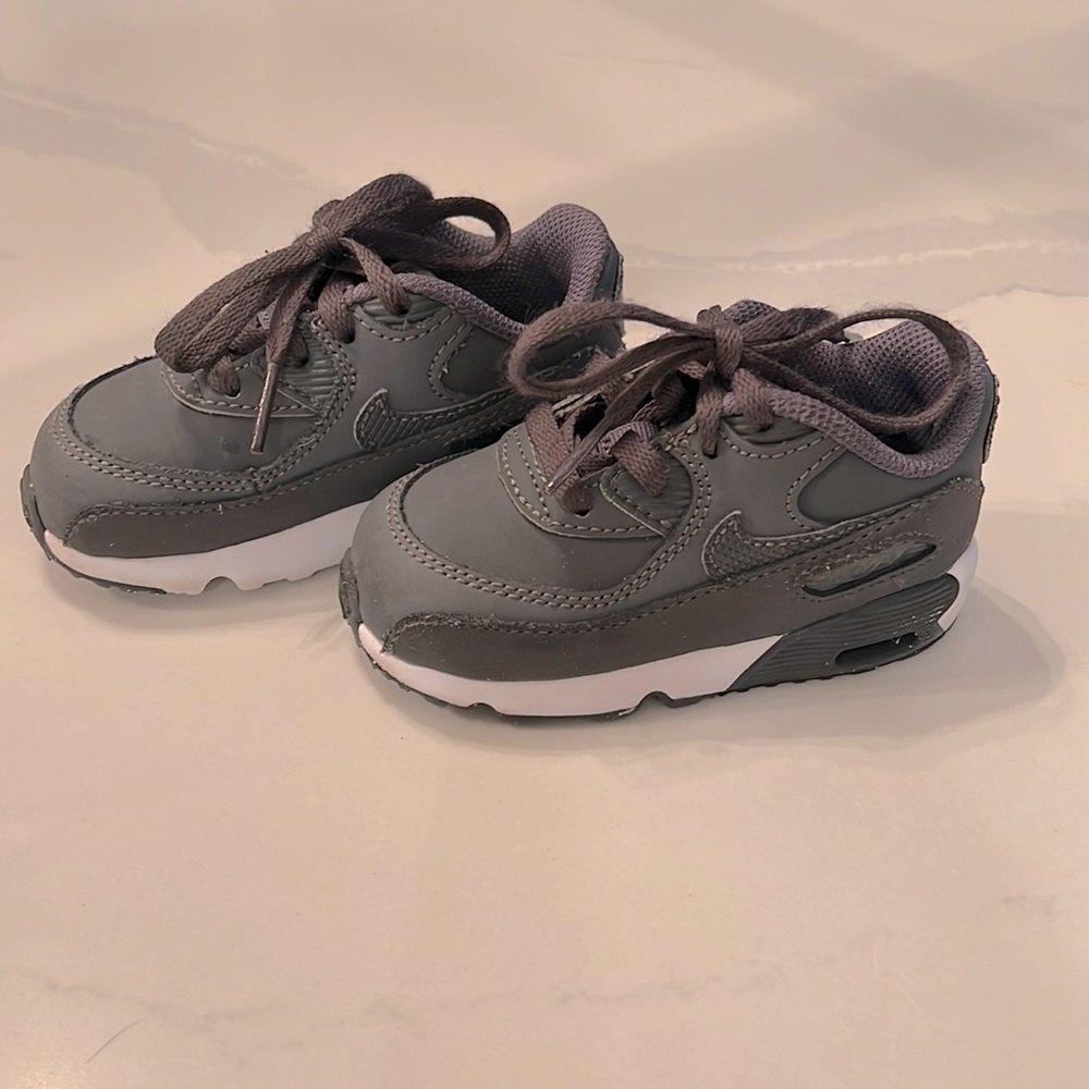 Toddler Size 6 Nike Air Max 90